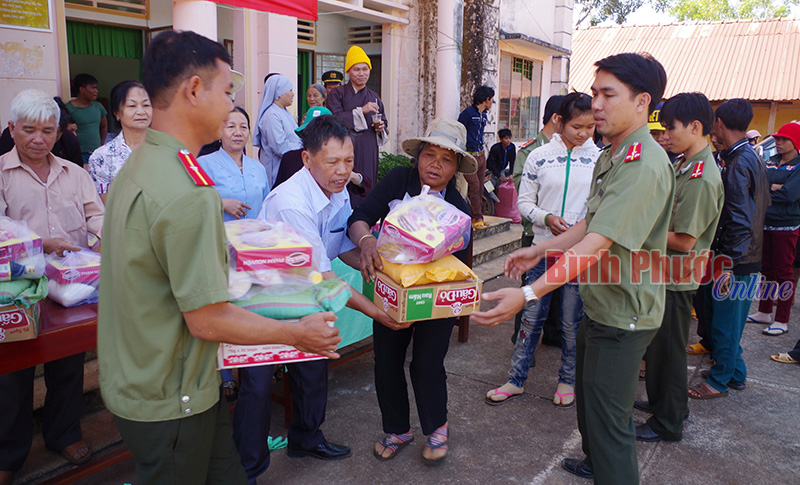 Tết vì người nghèo