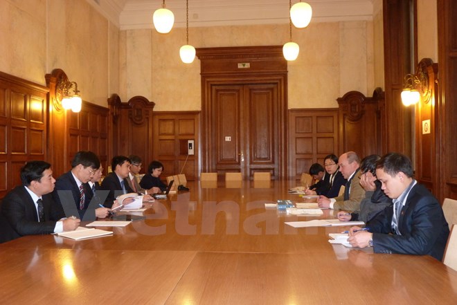 Việt Nam-&Aacute;o th&uacute;c đẩy việc hợp t&aacute;c đ&agrave;o tạo c&aacute;n bộ ch&iacute;nh trị