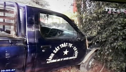 Khởi tố vụ xe cảnh s&aacute;t t&ocirc;ng chết 2 người