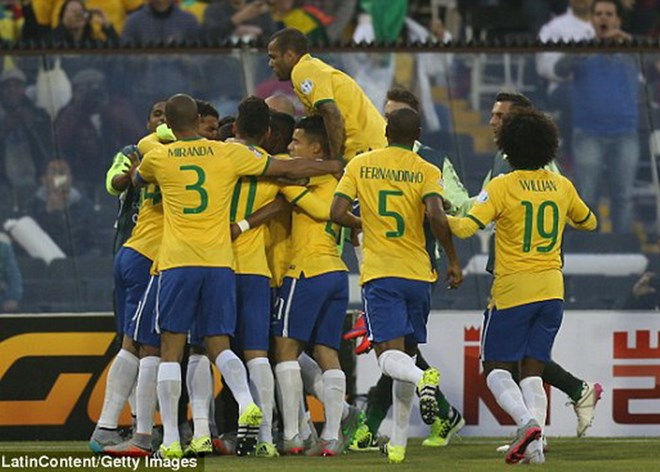 Brazil thẳng tiến vào tứ kết, Colombia "đại chiến" Argentina
