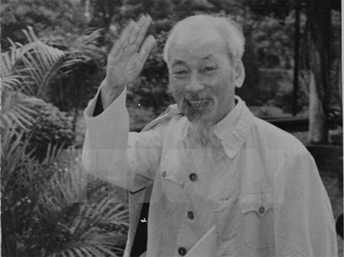 B&aacute;o ch&iacute; L&agrave;o đưa tin trang trọng về kỷ niệm 125 năm sinh nhật B&aacute;c