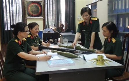 Thạc sĩ đầu ti&ecirc;n của Đ&ocirc;ng Nam &Aacute; về&hellip; s&uacute;ng ph&aacute;o