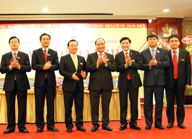 Mỗi gi&agrave;n khoan phải l&agrave; cột mốc chủ quyền đất nước