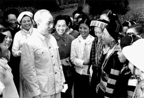 Phim tài liệu: Bác Hồ với Tây Nguyên