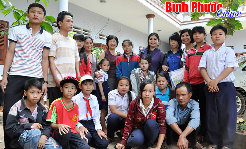 B&aacute;o B&igrave;nh Phước - cầu nối những tấm l&ograve;ng v&agrave;ng