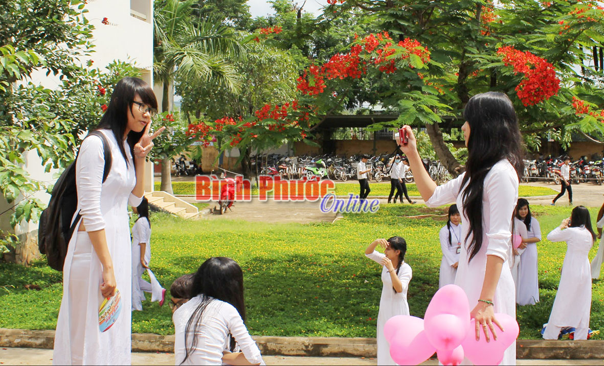 Xúc động lễ “tri ân và trưởng thành” ở Trường THPT Đắk Ơ