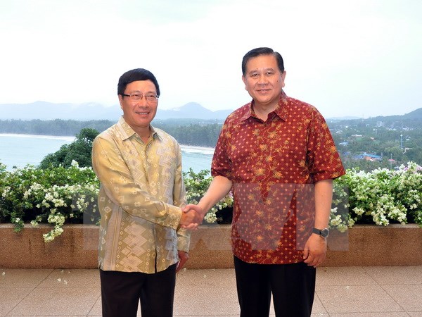 Ph&oacute; Thủ tướng, Bộ trưởng Ngoại giao thăm v&agrave; l&agrave;m việc tại Th&aacute;i Lan