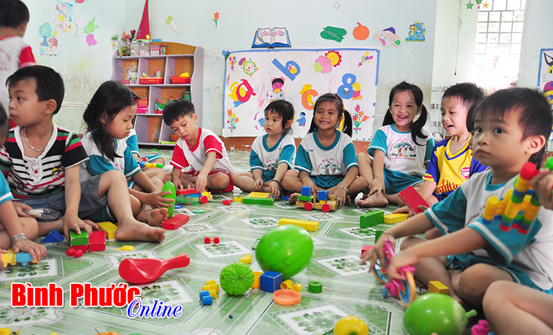 Chi bộ Ph&ograve;ng Gi&aacute;o dục - Đ&agrave;o tạo huyện Hớn Quản: Nắm vững địa b&agrave;n để n&acirc;ng cao chất lượng gi&aacute;o dục