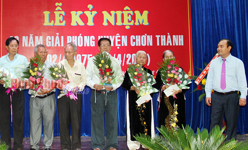 Chơn Th&agrave;nh kỷ niệm 40 năm ng&agrave;y giải ph&oacute;ng