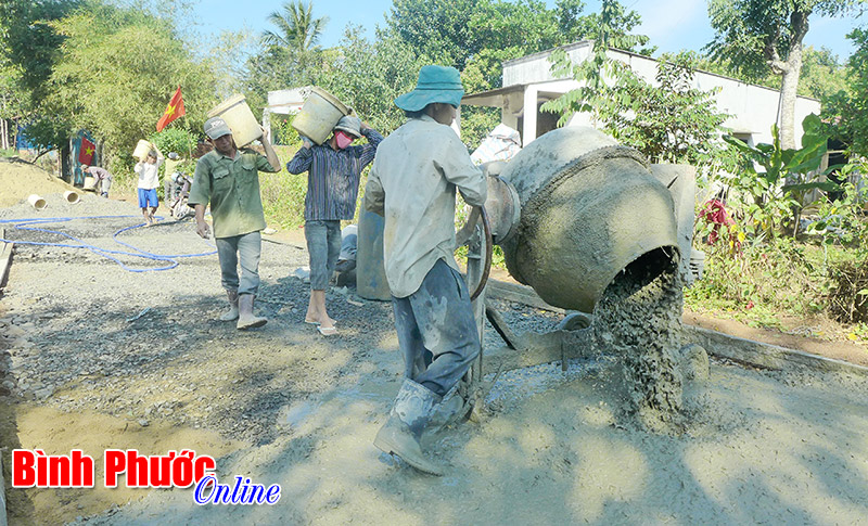 Đảng bộ x&atilde; Tiến Hưng ph&aacute;t huy sức mạnh tập thể x&acirc;y dựng n&ocirc;ng th&ocirc;n mới