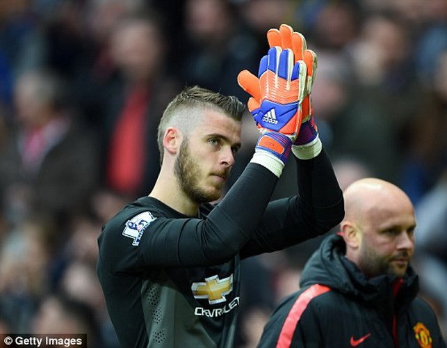 HLV Louis van Gaal thừa nhận "bất lực" trước David de Gea
