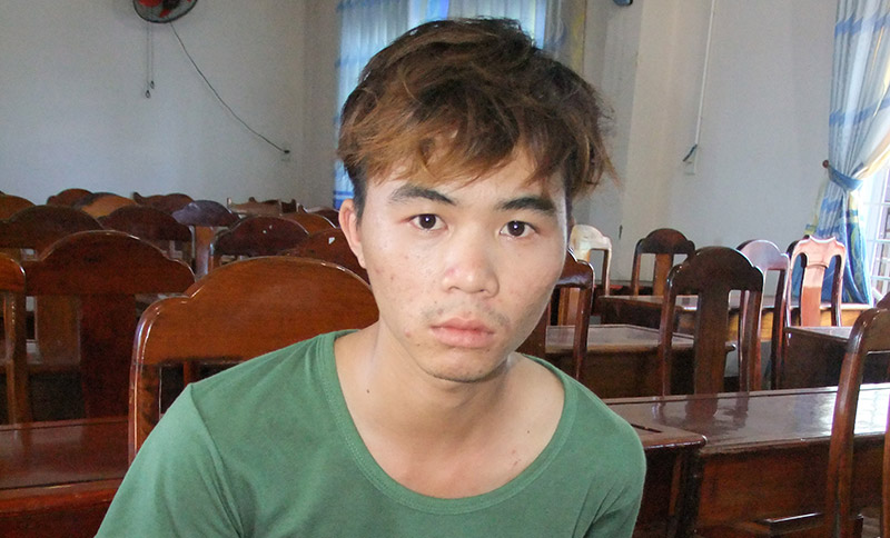 Bắt hai cha con c&ugrave;ng mua b&aacute;n, t&agrave;ng trữ tr&aacute;i ph&eacute;p chất ma t&uacute;y