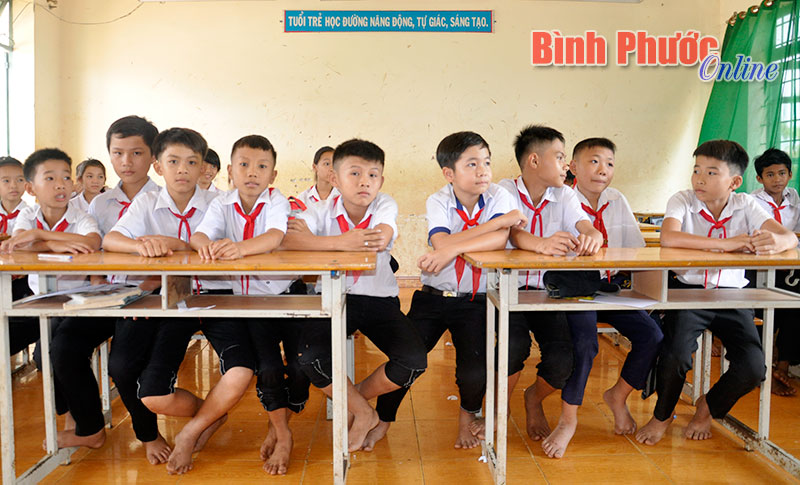 Cô giáo ép cắt tóc 9 học sinh