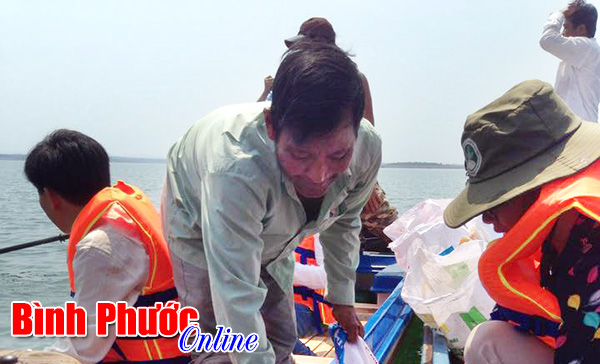 Dựa vào dân để bảo vệ nguồn lợi thủy sản