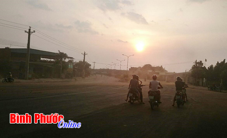 Minh Hưng - nhiều cơn gió xoáy xuất hiện, nhưng không mưa