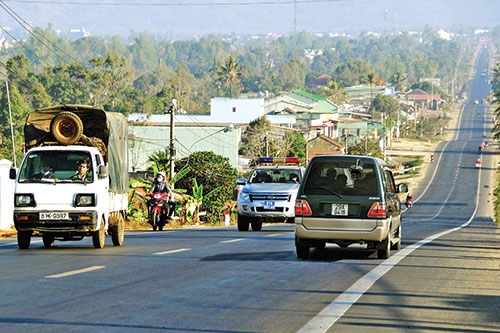 Đường Hồ Ch&iacute; Minh đ&aacute;nh thức kinh tế T&acirc;y Nguy&ecirc;n