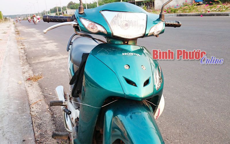 Dây diều cứa đứt bửng xe máy