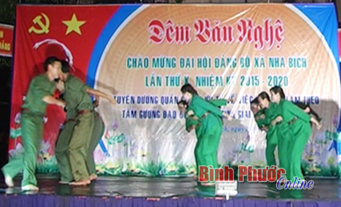 Chương tr&igrave;nh văn nghệ lưu động tuy&ecirc;n truyền đại hội Đảng c&aacute;c cấp