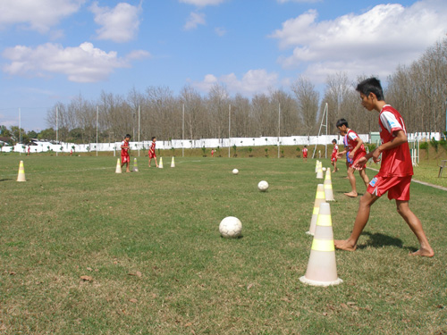Ngày 18-6, Học viện Bóng đá HAGL - Arsenal tuyển sinh tại Bình Phước