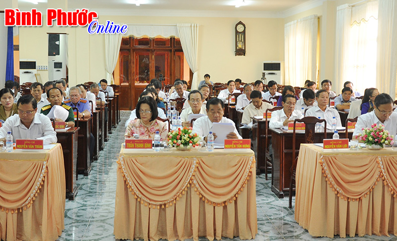 Hội nghị Ban chấp h&agrave;nh Đảng bộ tỉnh lần thứ 16