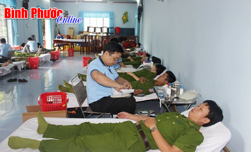 Đoàn thanh niên Công an tỉnh đi đầu trong phong trào “Hiến máu tình nguyện”