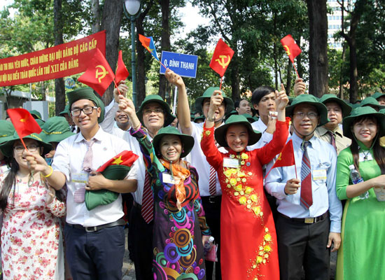 N&acirc;ng niu gi&aacute; trị của h&ograve;a b&igrave;nh