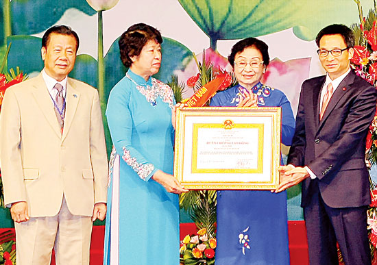 Đại hội thi đua y&ecirc;u nước Người cao tuổi to&agrave;n quốc lần thứ III: Tuổi cao - Gương s&aacute;ng