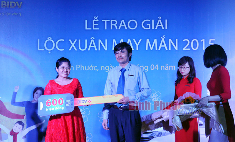 Khách hàng BIDV Bình Phước trúng xe Honda City trị giá 600 triệu đồng