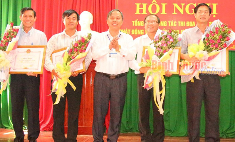 Khối thi đua số 6: Phấn đấu 100% đơn vị ho&agrave;n th&agrave;nh vượt chỉ ti&ecirc;u, kế hoạch năm 2015