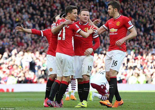 Manchester United lên tốp 3, Bayern đánh bại Dortmund