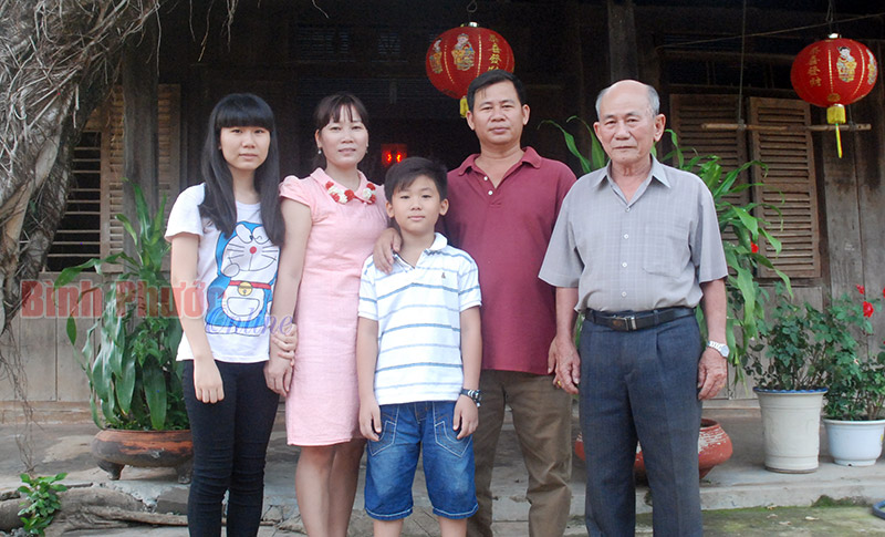 Mang y&ecirc;u thương đến mỗi gia đ&igrave;nh