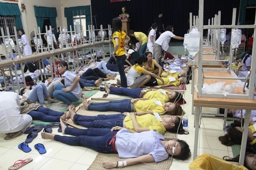 C&ocirc;ng an v&agrave;o cuộc vụ gần 100 c&ocirc;ng nh&acirc;n bị ngộ độc kh&iacute;