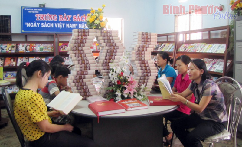 Nhiều hoạt động nh&acirc;n Ng&agrave;y s&aacute;ch Việt Nam 2015