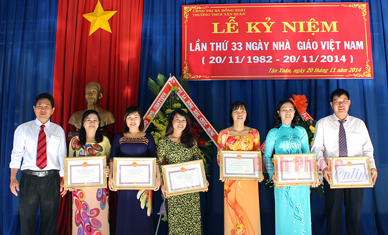 Phong tr&agrave;o thi đua y&ecirc;u nước ở Đồng Xo&agrave;i