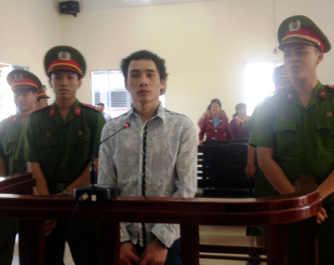 Hung thủ giết người, m&oacute;c mắt nạn nh&acirc;n nhận &aacute;n tử h&igrave;nh