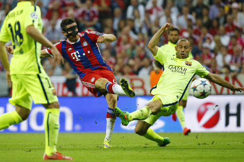 Thắng sát nút Barca, Bayern chia tay Champions League