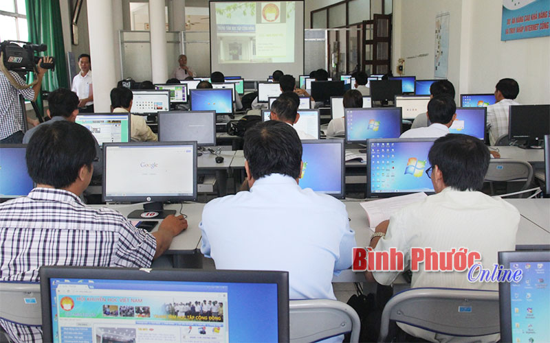 Bình Phước tham gia đào tạo kỹ năng tin học cho cán bộ giáo dục