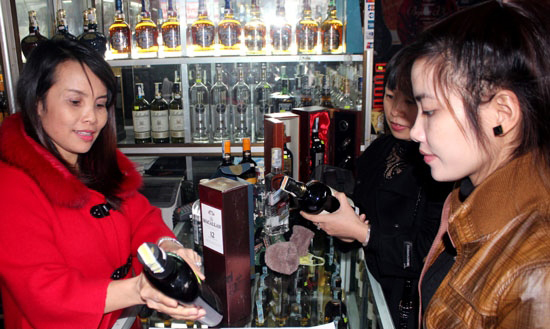 Nhắn tin biết ngay tem rượu ngoại giả hay thật