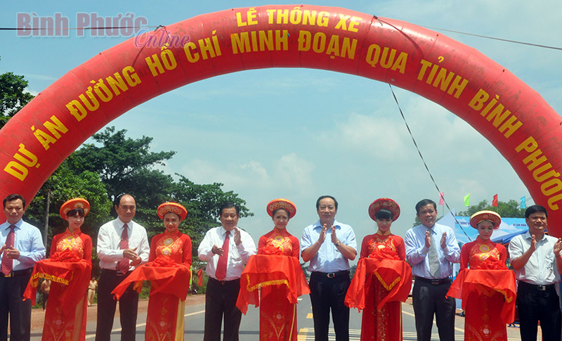 Th&ocirc;ng xe đường Hồ Ch&iacute; Minh đoạn qua B&igrave;nh Phước