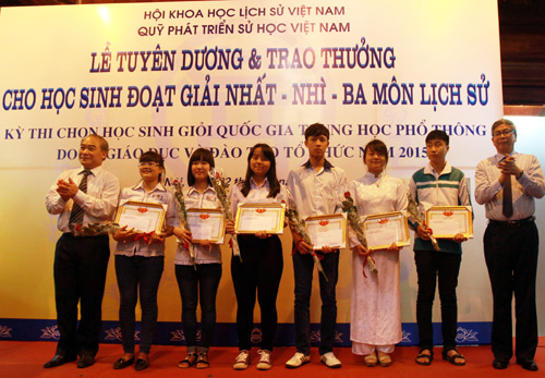 Tuyên dương 130 học sinh giỏi quốc gia môn Lịch sử