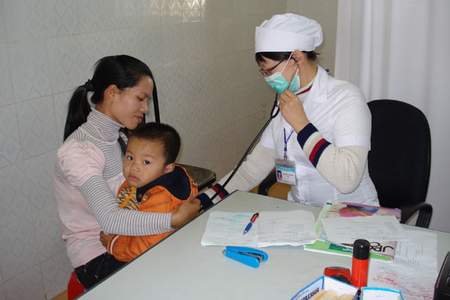 Cấp thẻ BHYT cho trẻ em đồng thời với việc cấp giấy khai sinh