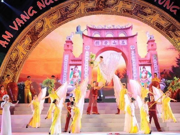 Chương tr&igrave;nh nghệ thuật &ldquo;&Acirc;m vang nguồn cội đất Tổ H&ugrave;ng Vương&rdquo;