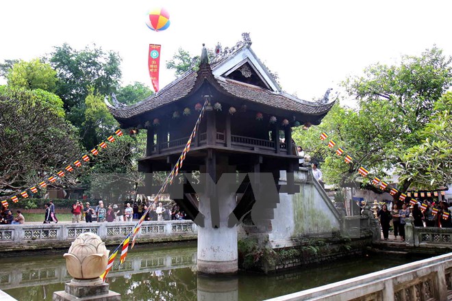 Trưng b&agrave;y h&agrave;ng trăm hiện vật qu&yacute; về chủ đề "Sen tr&ecirc;n cổ vật"