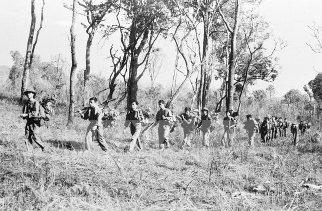 K&yacute; ức những người l&iacute;nh chứng kiến gi&acirc;y ph&uacute;t lịch sử đại thắng