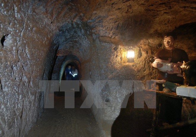 &ldquo;Xuống đất gặp trời&rdquo; - cuộc đối thoại giữa hiện tại v&agrave; qu&aacute; khứ