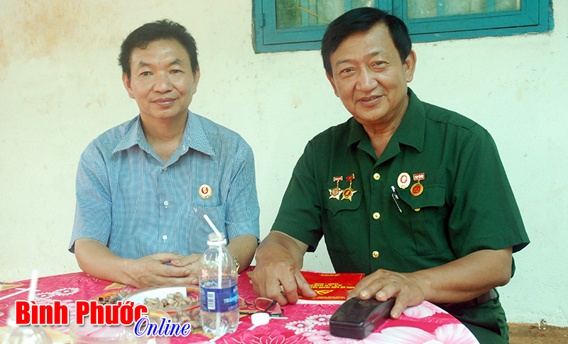 Về Ph&uacute; Nghĩa nghe vua điều kể chuyện kh&aacute;ng chiến