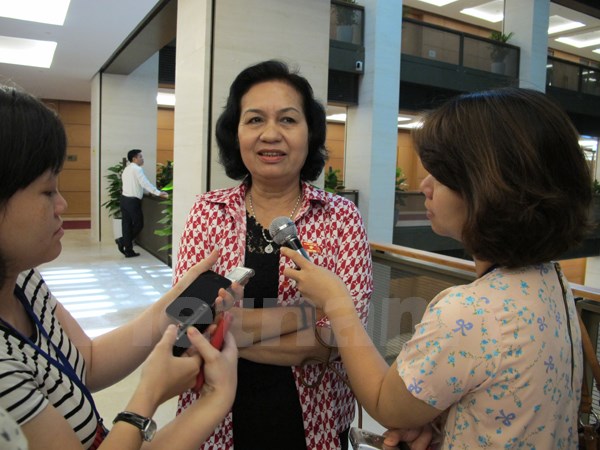 "Tăng lương như hiện nay l&agrave; chắp v&aacute;, chưa phải l&agrave; cải c&aacute;ch tiền lương"