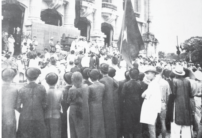 Hiến h&agrave;ng ngh&igrave;n lượng v&agrave;ng x&acirc;y dựng ch&iacute;nh quyền c&aacute;ch mạng