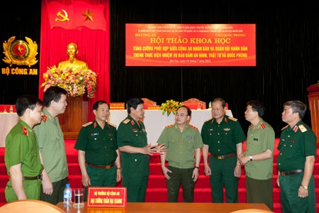 Tăng cường phối hợp giữa C&ocirc;ng an v&agrave; Qu&acirc;n đội trong bảo đảm an ninh, trật tự v&agrave; quốc ph&ograve;ng