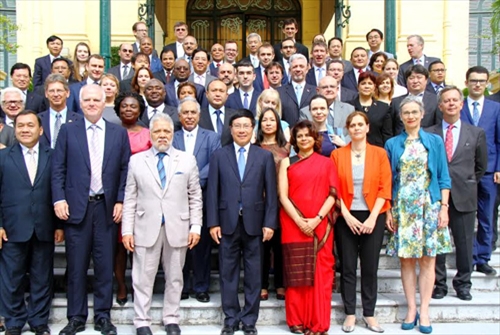 Ngoại giao Việt Nam ph&aacute;t huy truyền thống, hướng tới tương lai